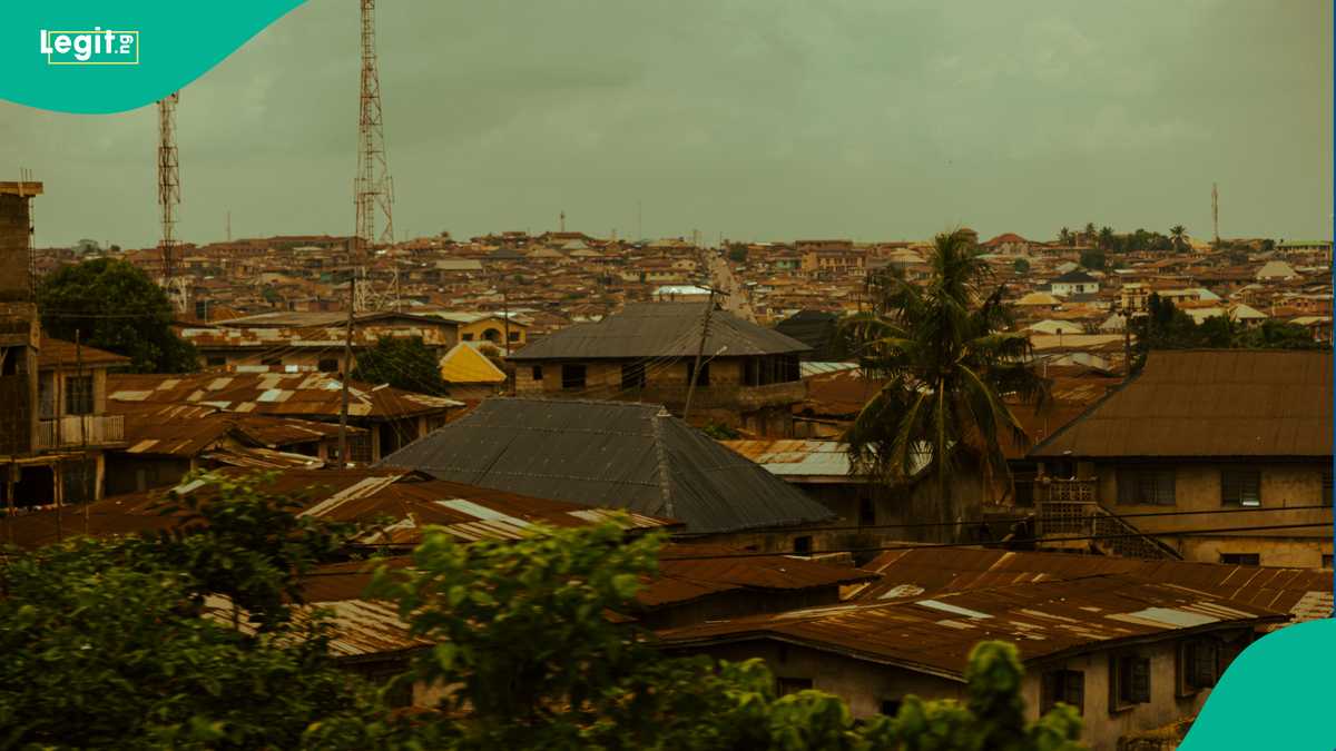 Anambra Building Collapse Kills Mother and Teenage Daughter After Warnings Were Ignored